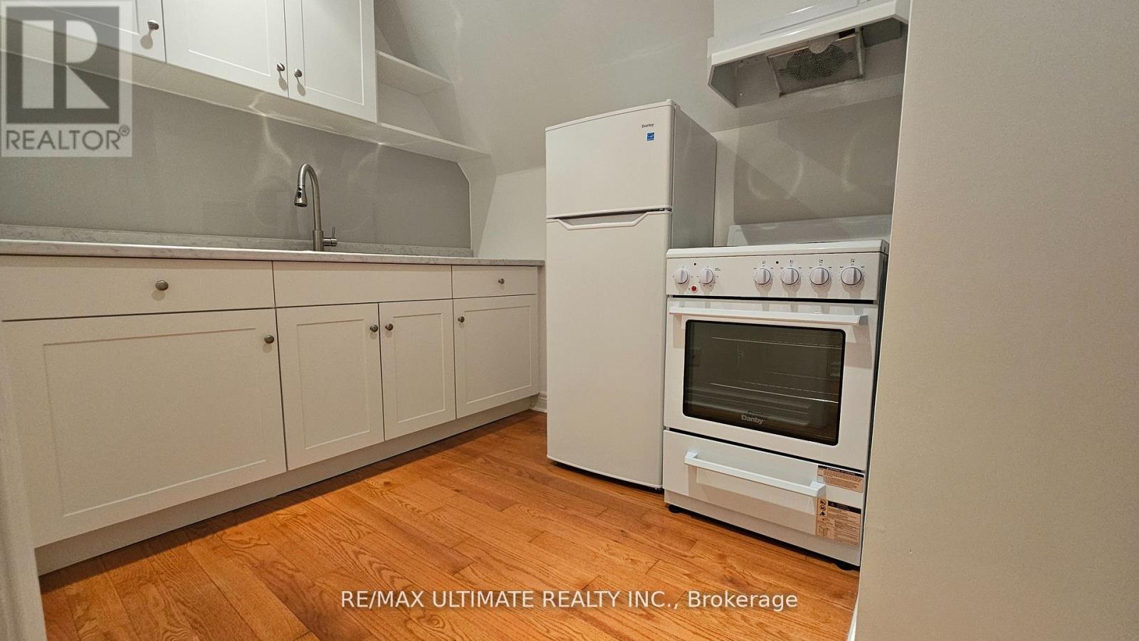 2nd Floor - 389 Westmoreland Avenue, Toronto, Ontario  M6H 3A6 - Photo 4 - W12943504