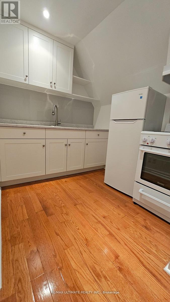 2nd Floor - 389 Westmoreland Avenue, Toronto, Ontario  M6H 3A6 - Photo 5 - W12943504