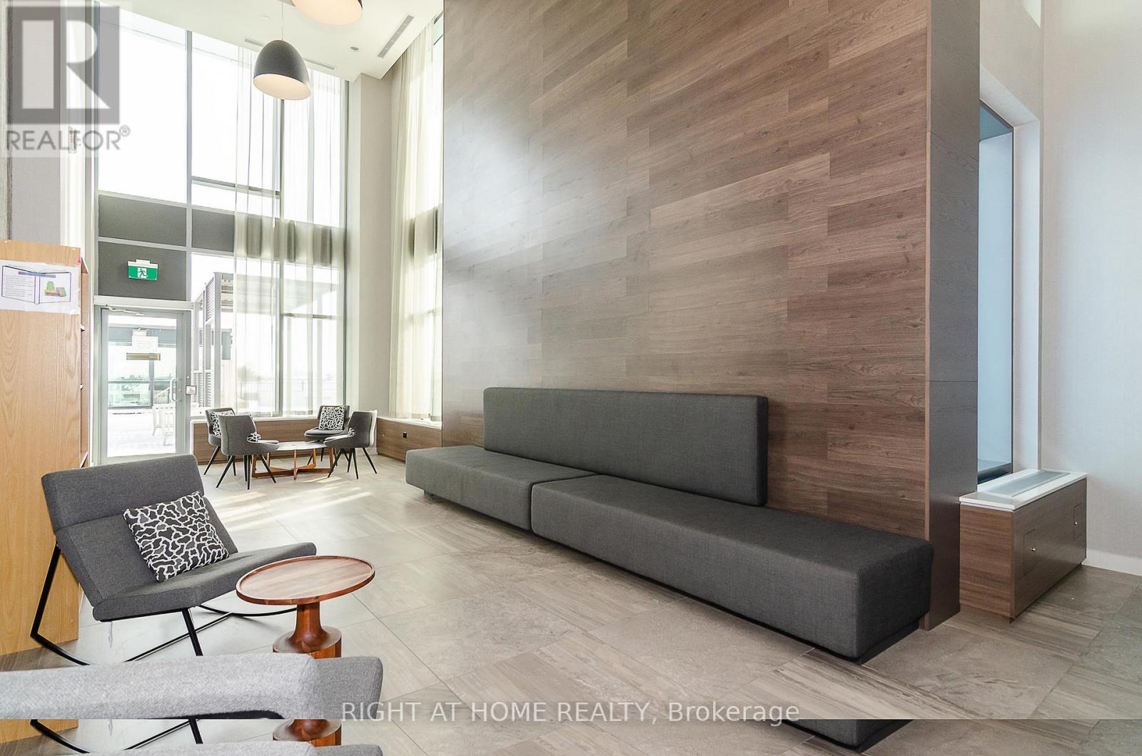 702 - 2560 Eglinton Avenue W, Mississauga, Ontario  L5M 0Y3 - Photo 4 - W12943546