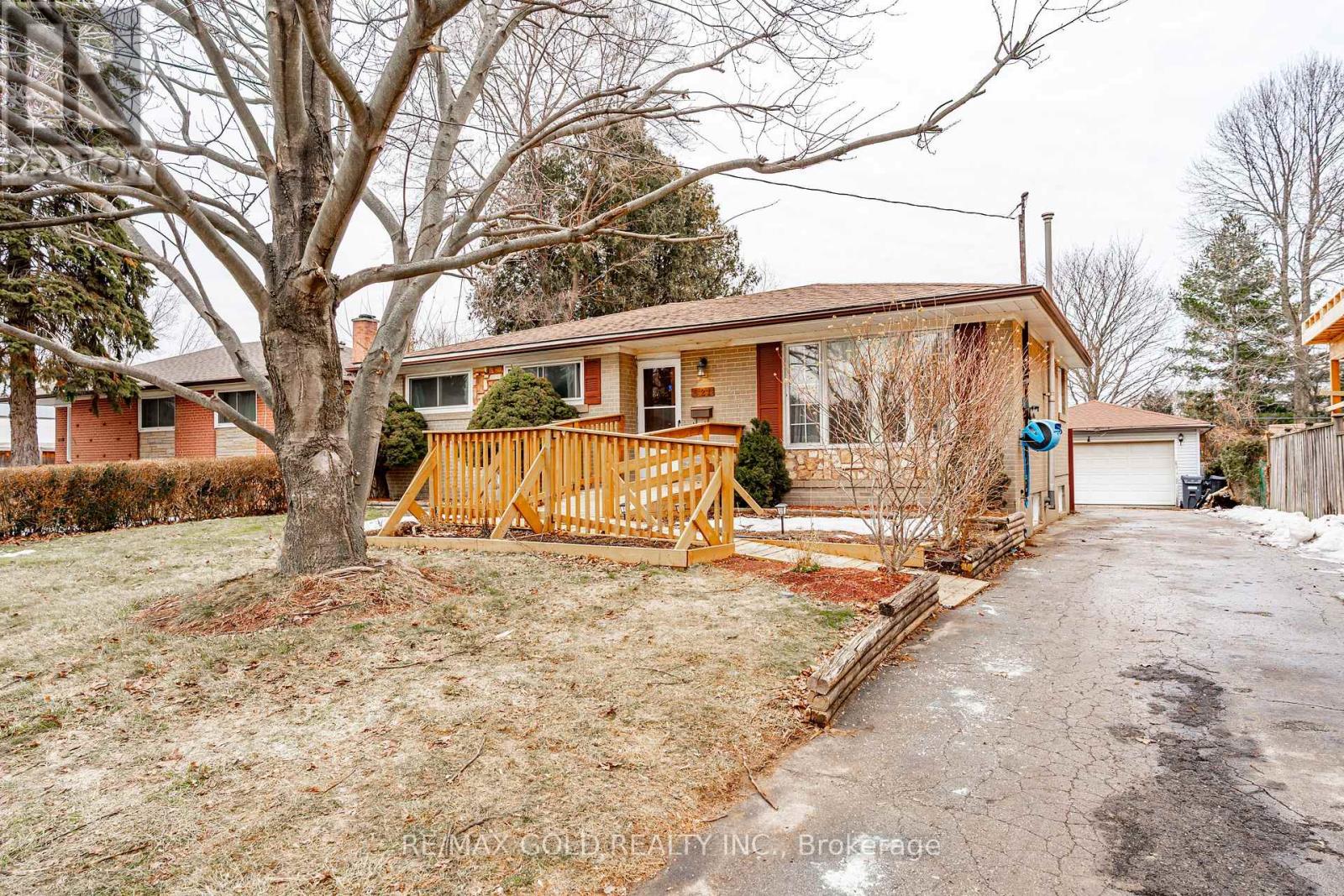 521 Sandbrook Road, Oakville, Ontario  L6L 4M6 - Photo 2 - W12943562