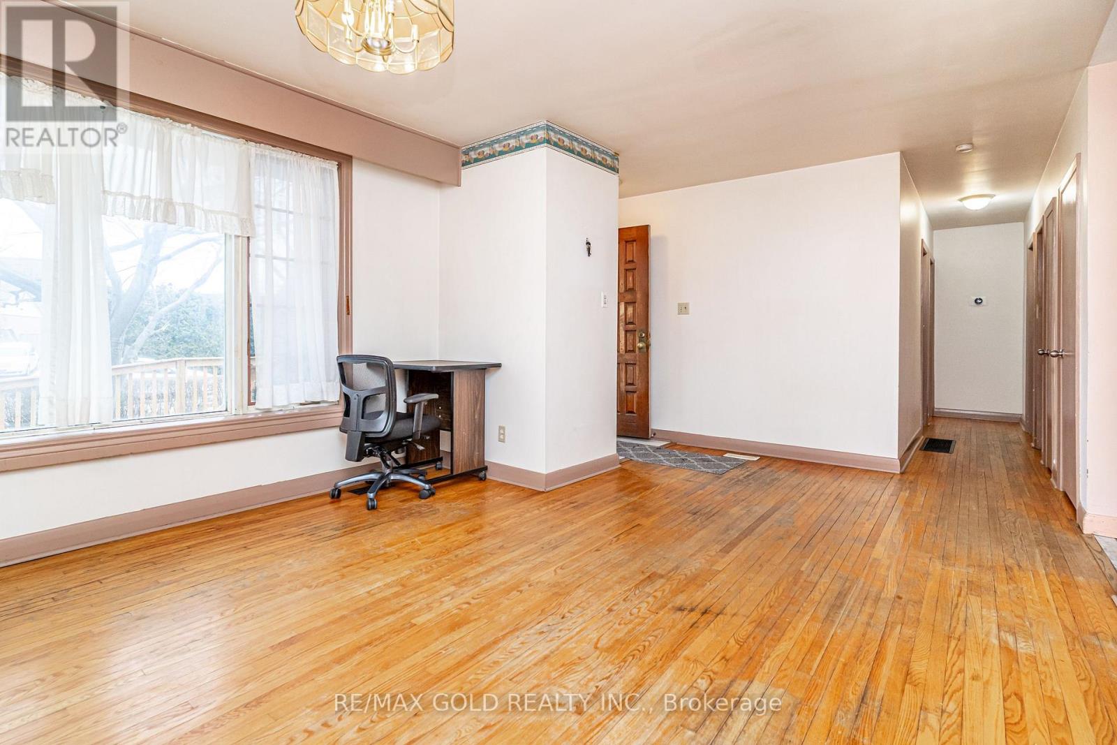 521 Sandbrook Road, Oakville, Ontario  L6L 4M6 - Photo 8 - W12943562