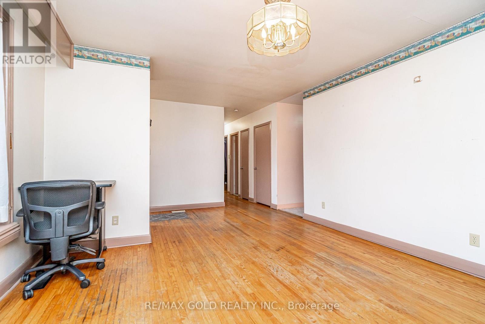 521 Sandbrook Road, Oakville, Ontario  L6L 4M6 - Photo 9 - W12943562