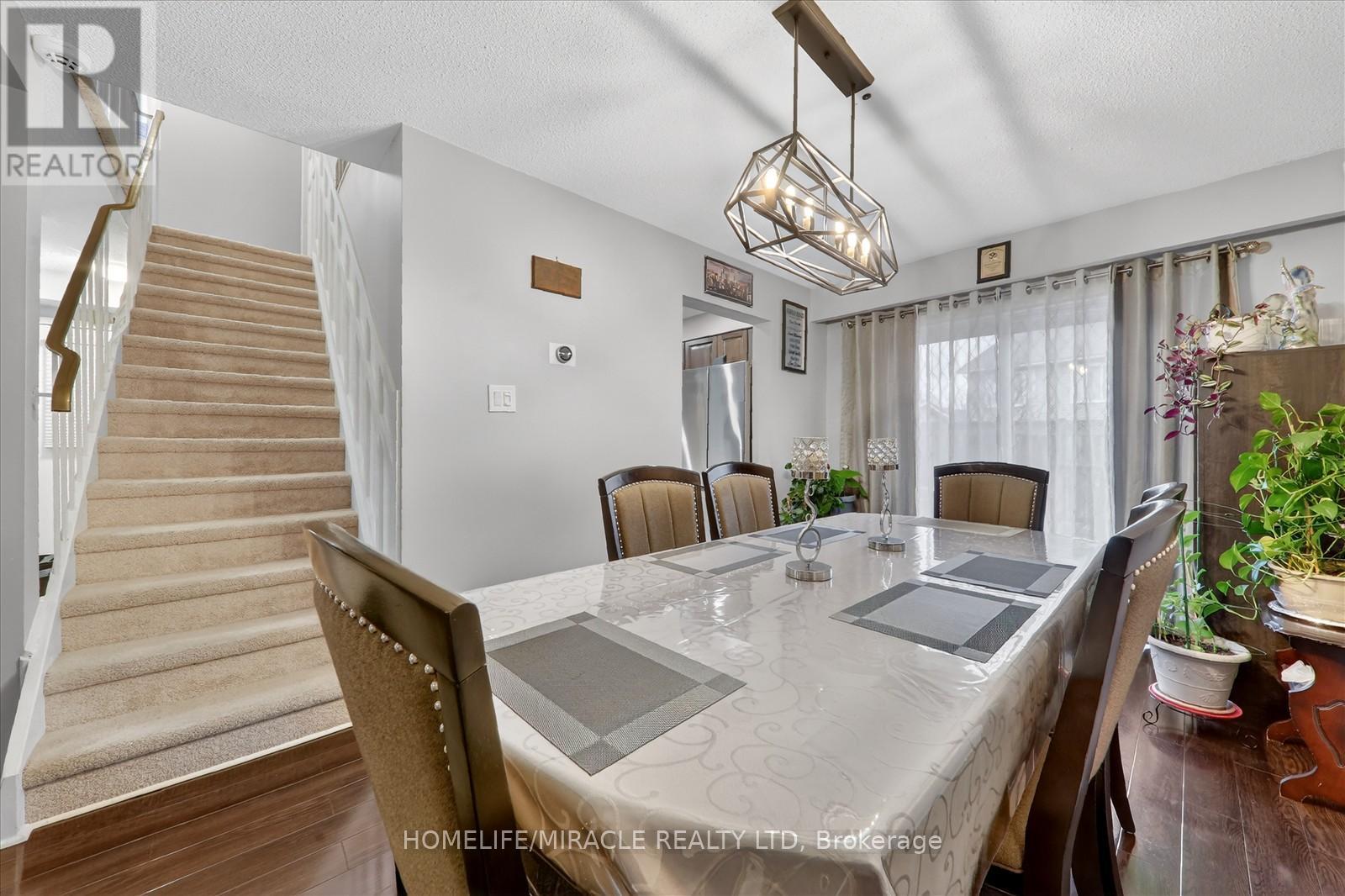 113 Fanshawe Drive, Brampton, Ontario  L6Z 1A8 - Photo 10 - W12943568