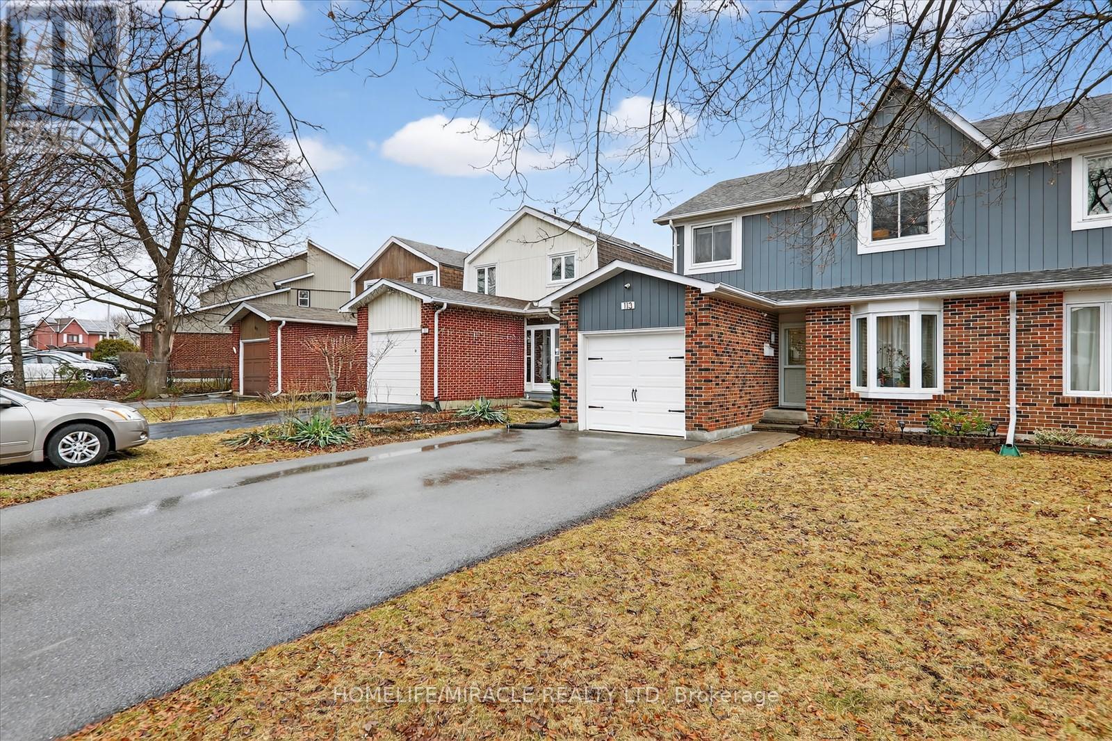 113 Fanshawe Drive, Brampton, Ontario  L6Z 1A8 - Photo 2 - W12943568