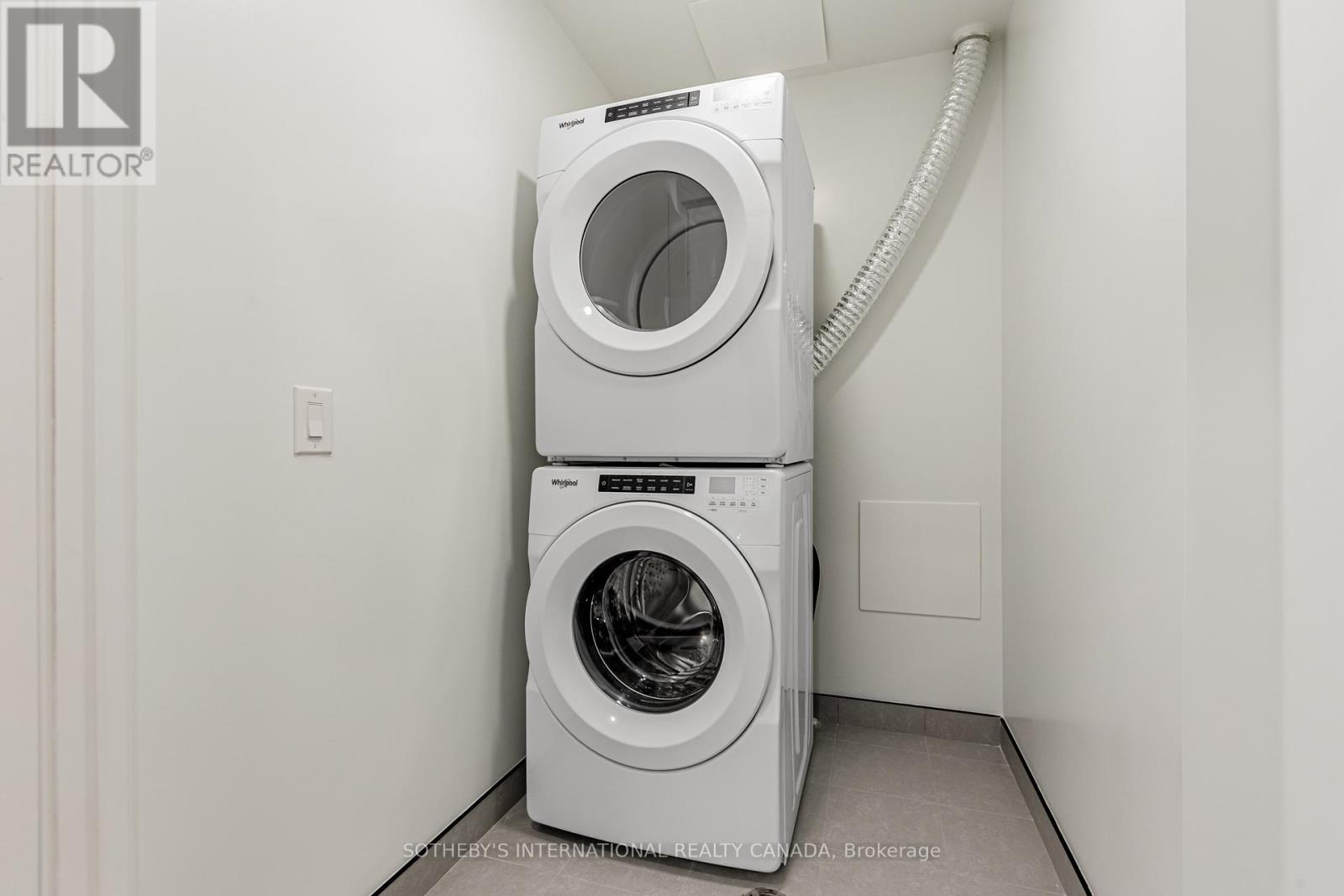 Th104 - 5 York Garden Way, Toronto, Ontario  M6A 2V1 - Photo 8 - W12943582