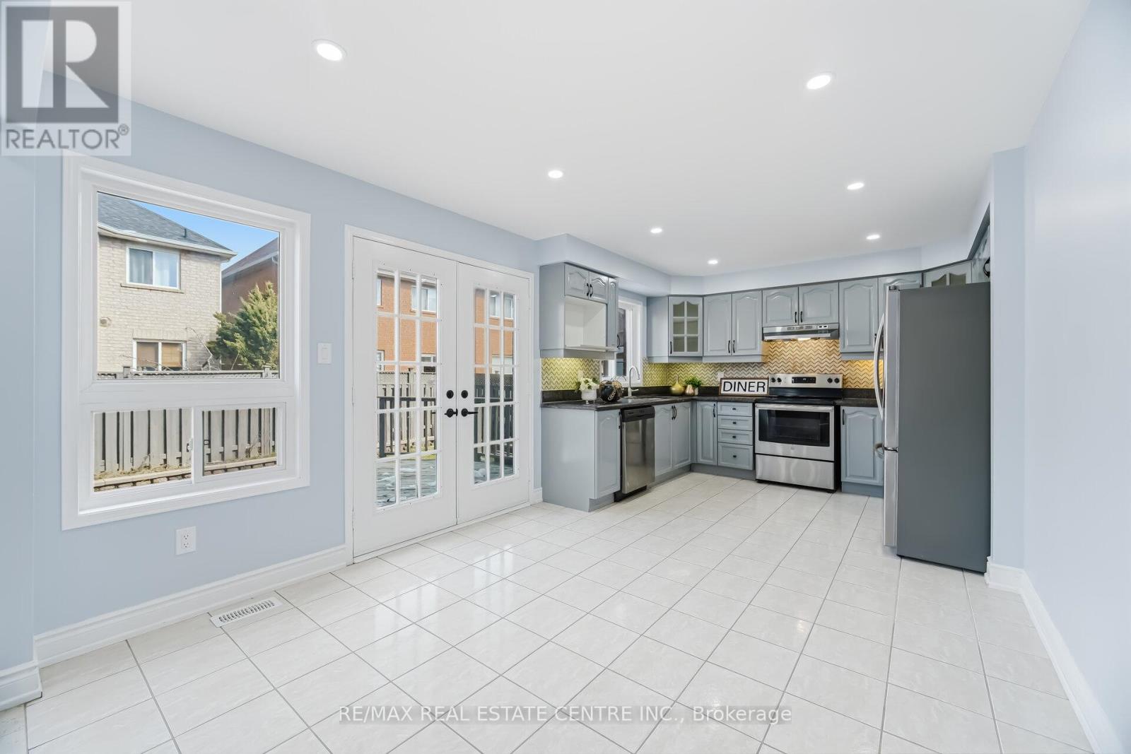 15 Heatherdale Drive, Brampton, Ontario  L7A 2H6 - Photo 13 - W12943610