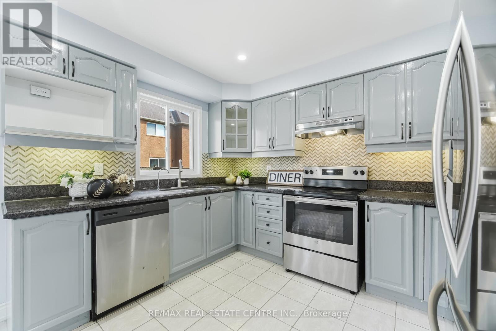 15 Heatherdale Drive, Brampton, Ontario  L7A 2H6 - Photo 16 - W12943610