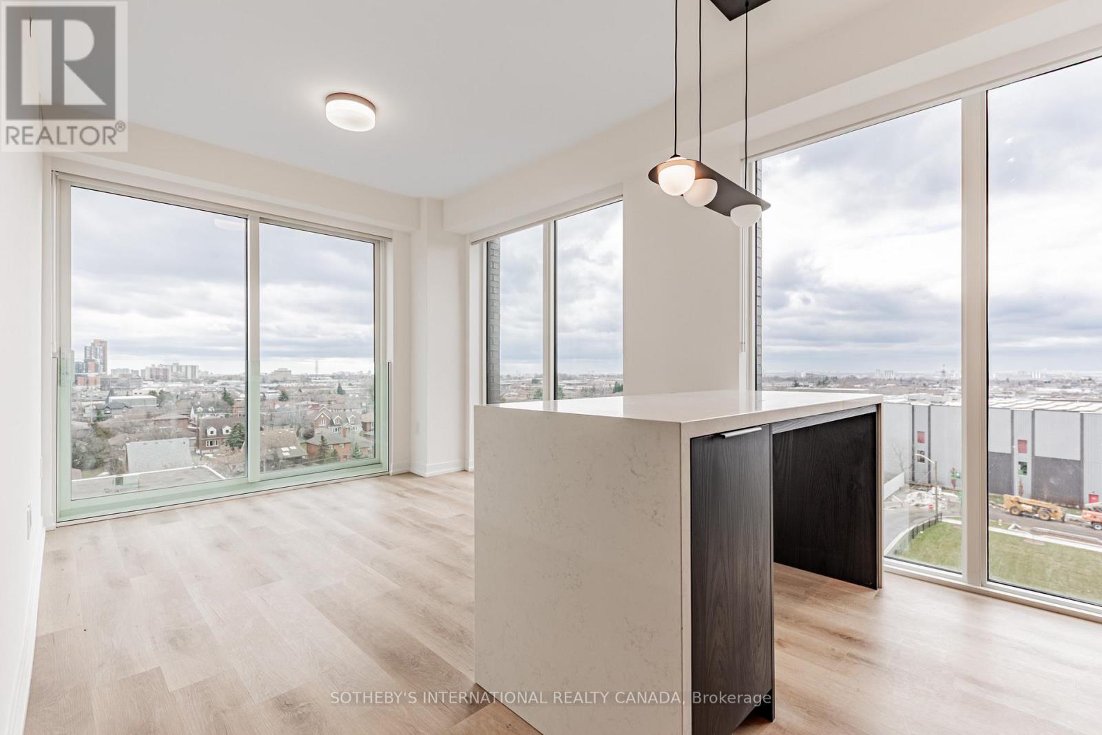 808 - 5 York Garden Way, Toronto, Ontario  M6A 2V1 - Photo 3 - W12943626