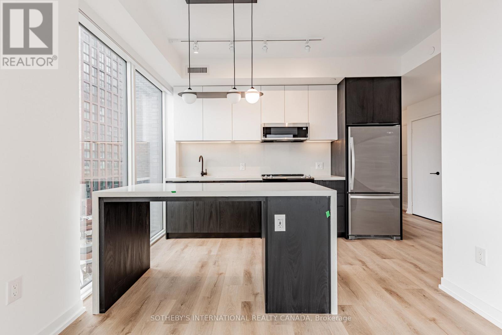 808 - 5 York Garden Way, Toronto, Ontario  M6A 2V1 - Photo 5 - W12943626