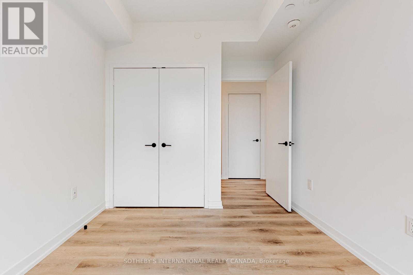 808 - 5 York Garden Way, Toronto, Ontario  M6A 2V1 - Photo 8 - W12943626