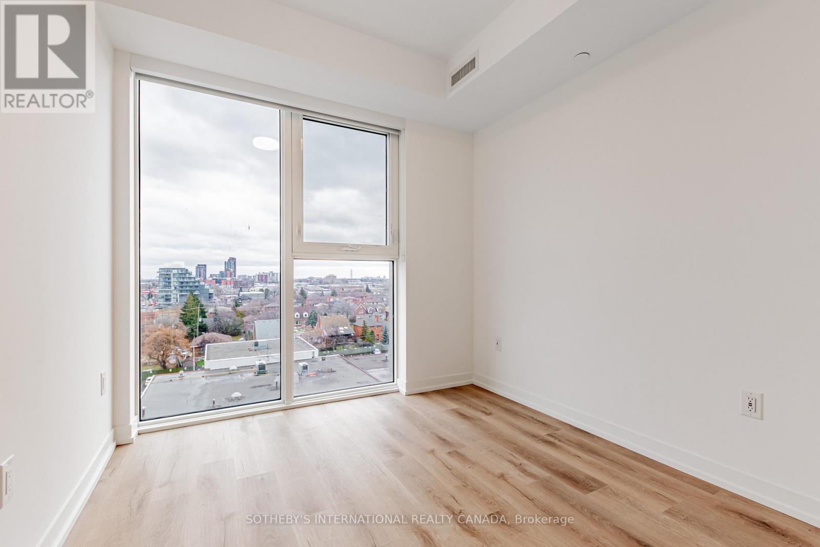 808 - 5 York Garden Way, Toronto, Ontario  M6A 2V1 - Photo 9 - W12943626