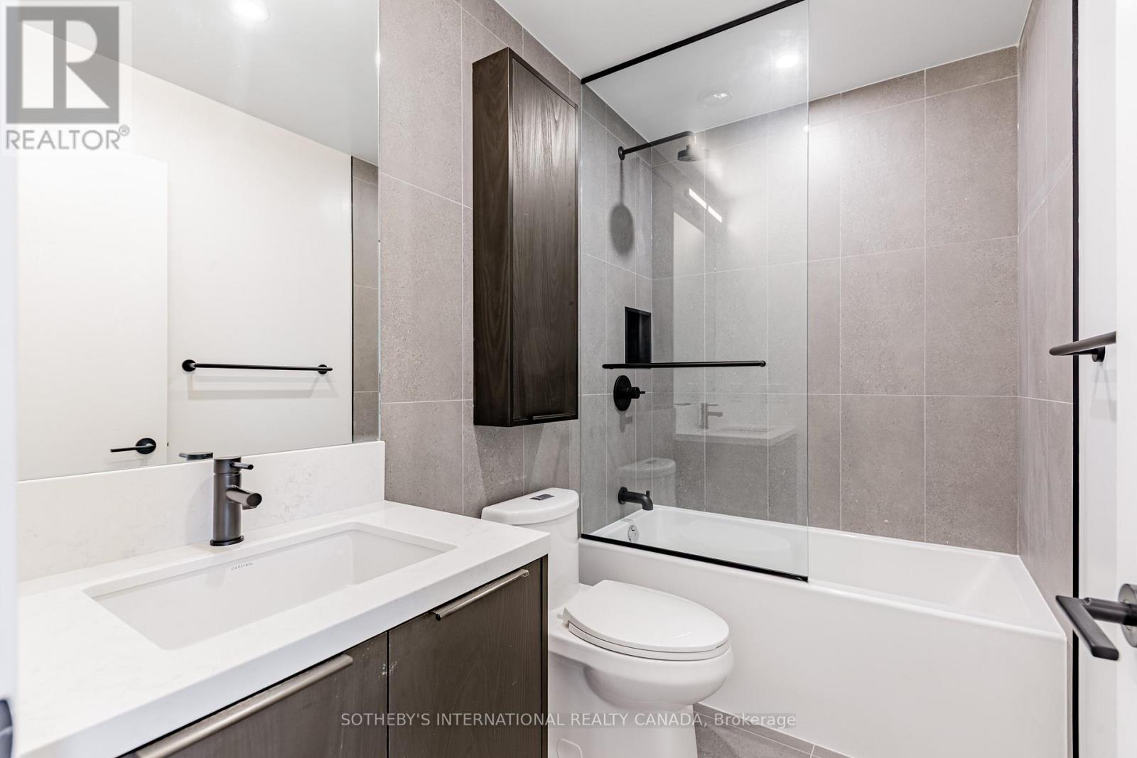 305 - 5 York Garden Way, Toronto, Ontario  M6A 2V1 - Photo 11 - W12943648