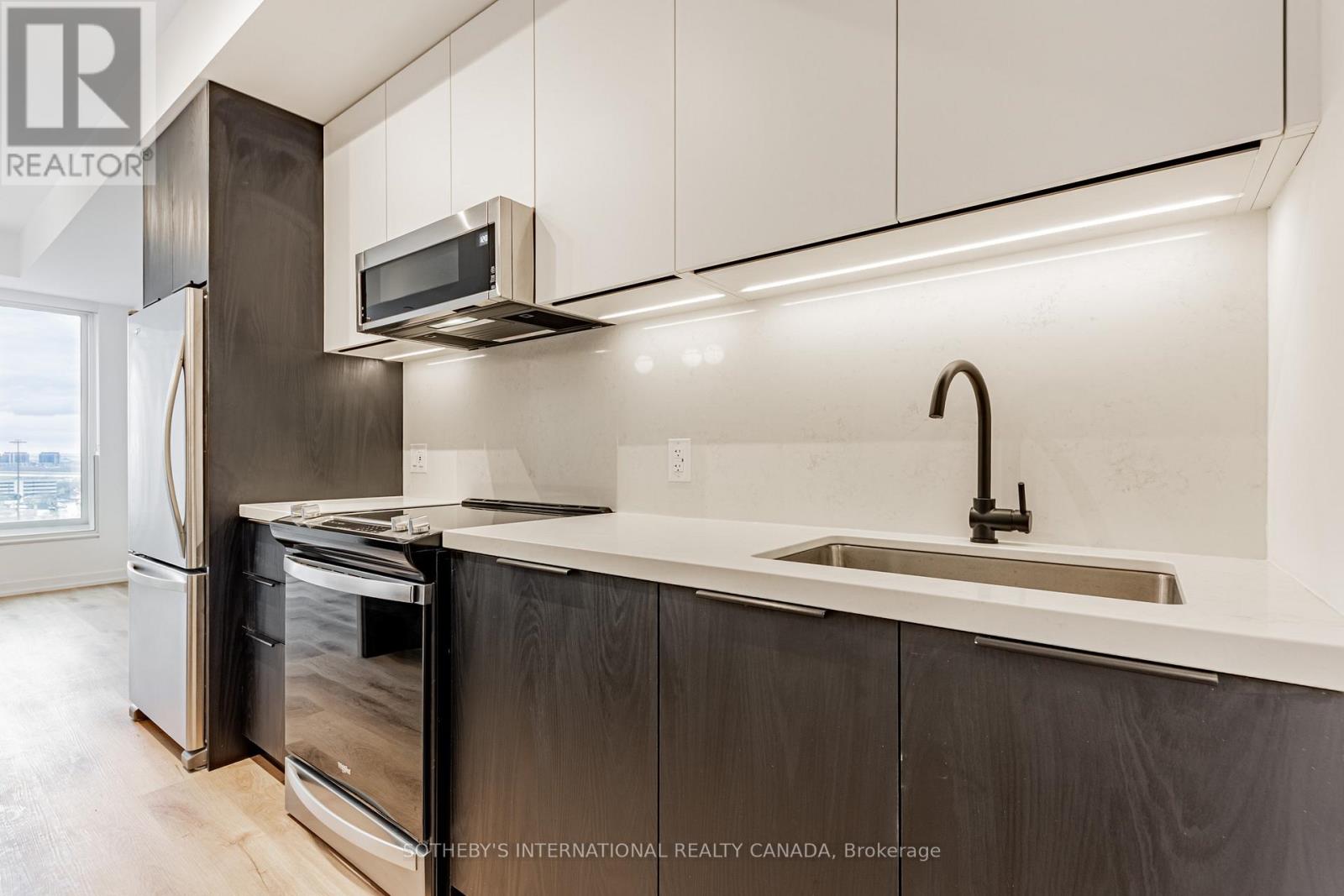 305 - 5 York Garden Way, Toronto, Ontario  M6A 2V1 - Photo 3 - W12943648