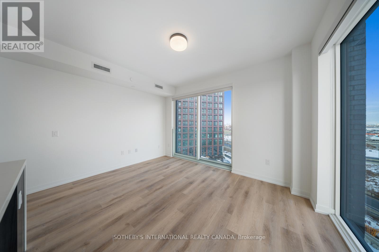 502 - 5 York Garden Way, Toronto, Ontario  M6A 2V1 - Photo 10 - W12943668
