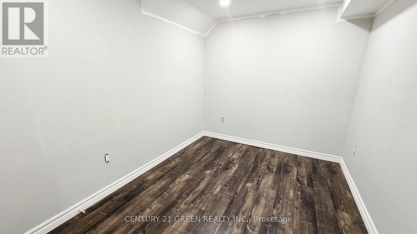 658 Coach Drive, Mississauga, Ontario  L5R 0C5 - Photo 6 - W12943678