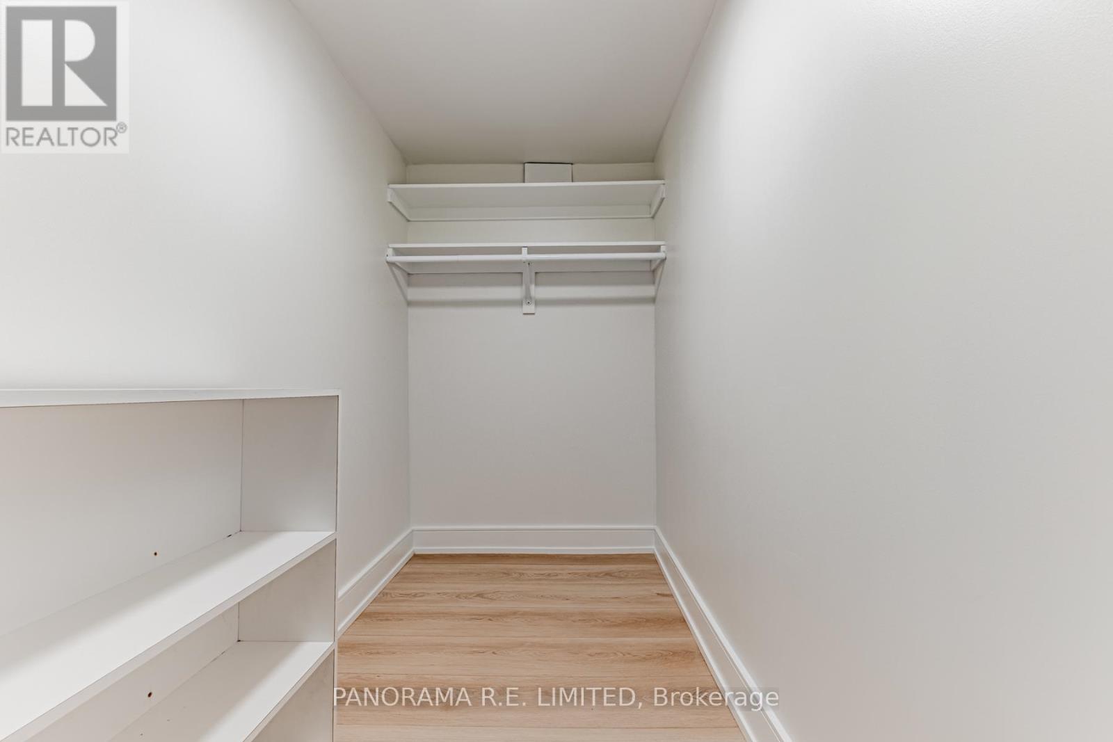 53 Vanguard Drive, Toronto (Islington-City Centre West), Ontario  M9B 5E8 - Photo 28 - W12943698