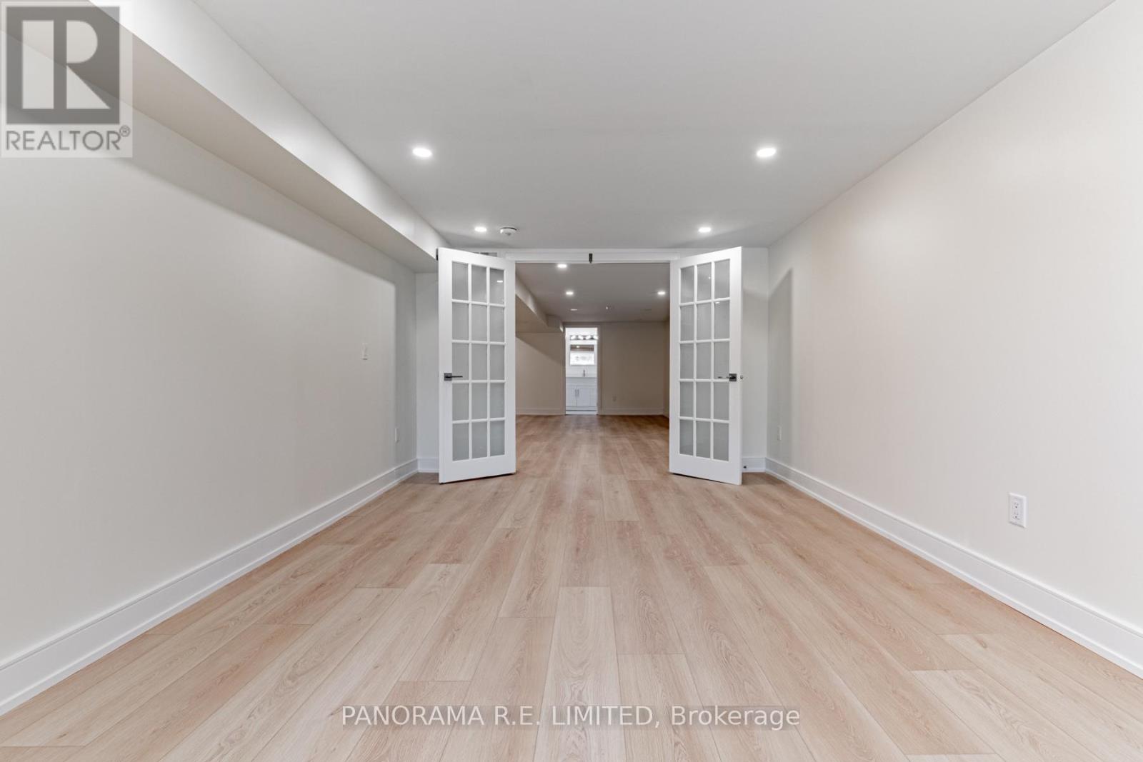 53 Vanguard Drive, Toronto (Islington-City Centre West), Ontario  M9B 5E8 - Photo 30 - W12943698