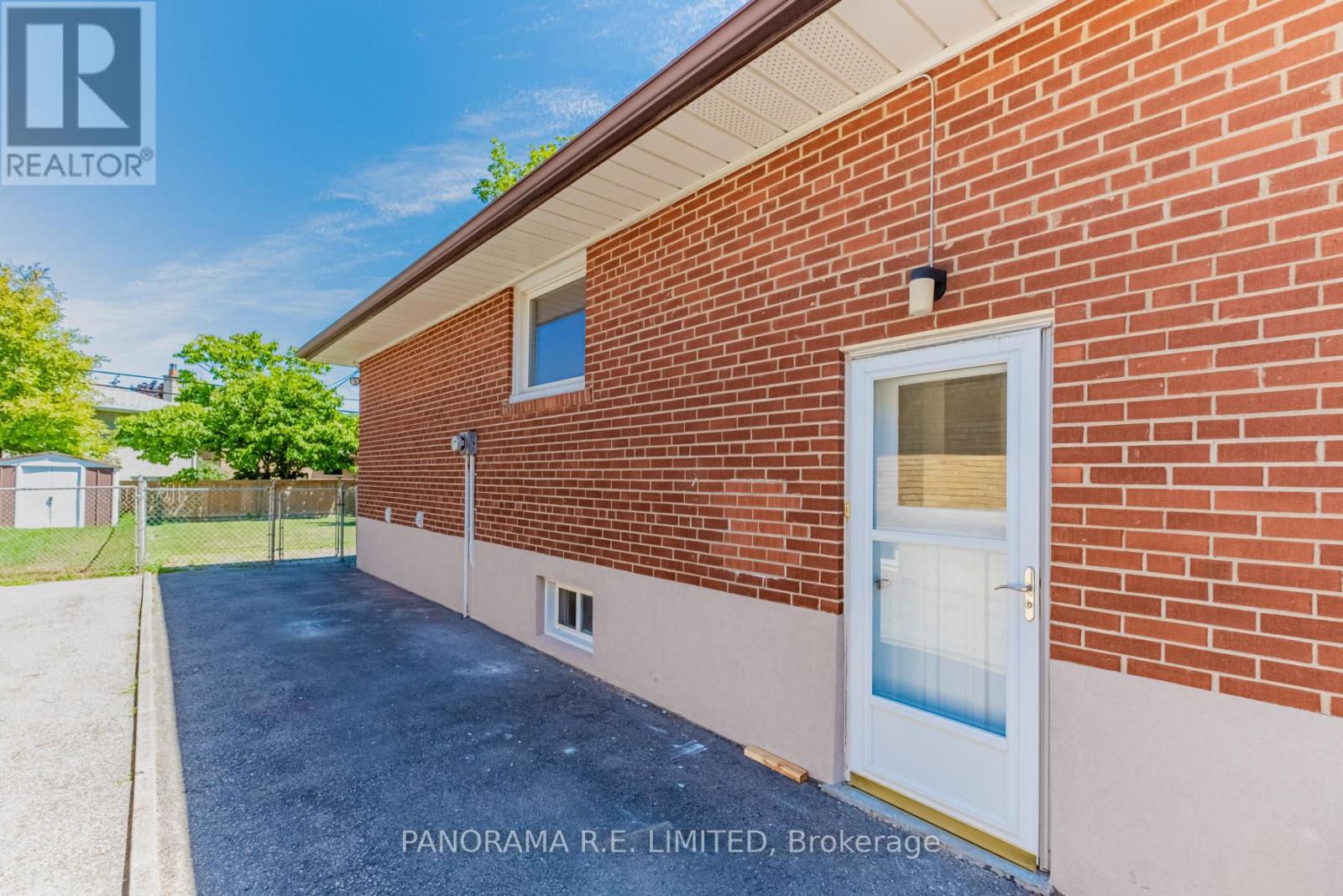 53 Vanguard Drive, Toronto (Islington-City Centre West), Ontario  M9B 5E8 - Photo 32 - W12943698