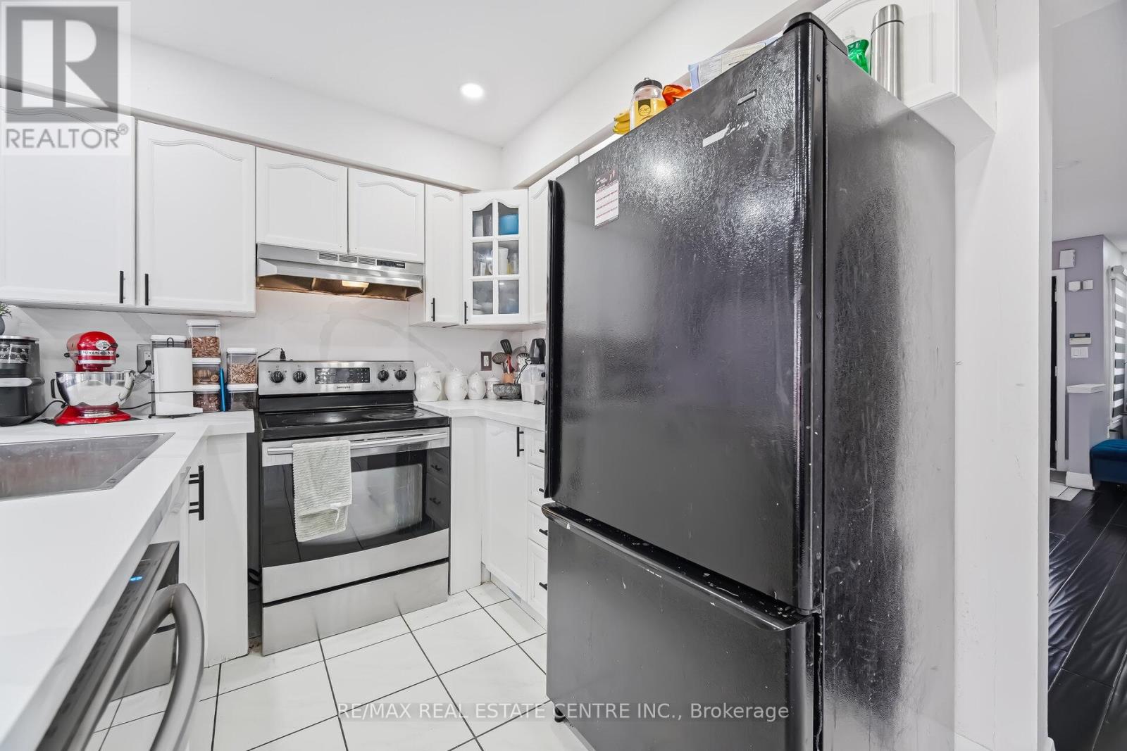 28 Mount Fuji Crescent, Brampton, Ontario  L6R 2L3 - Photo 15 - W12943700