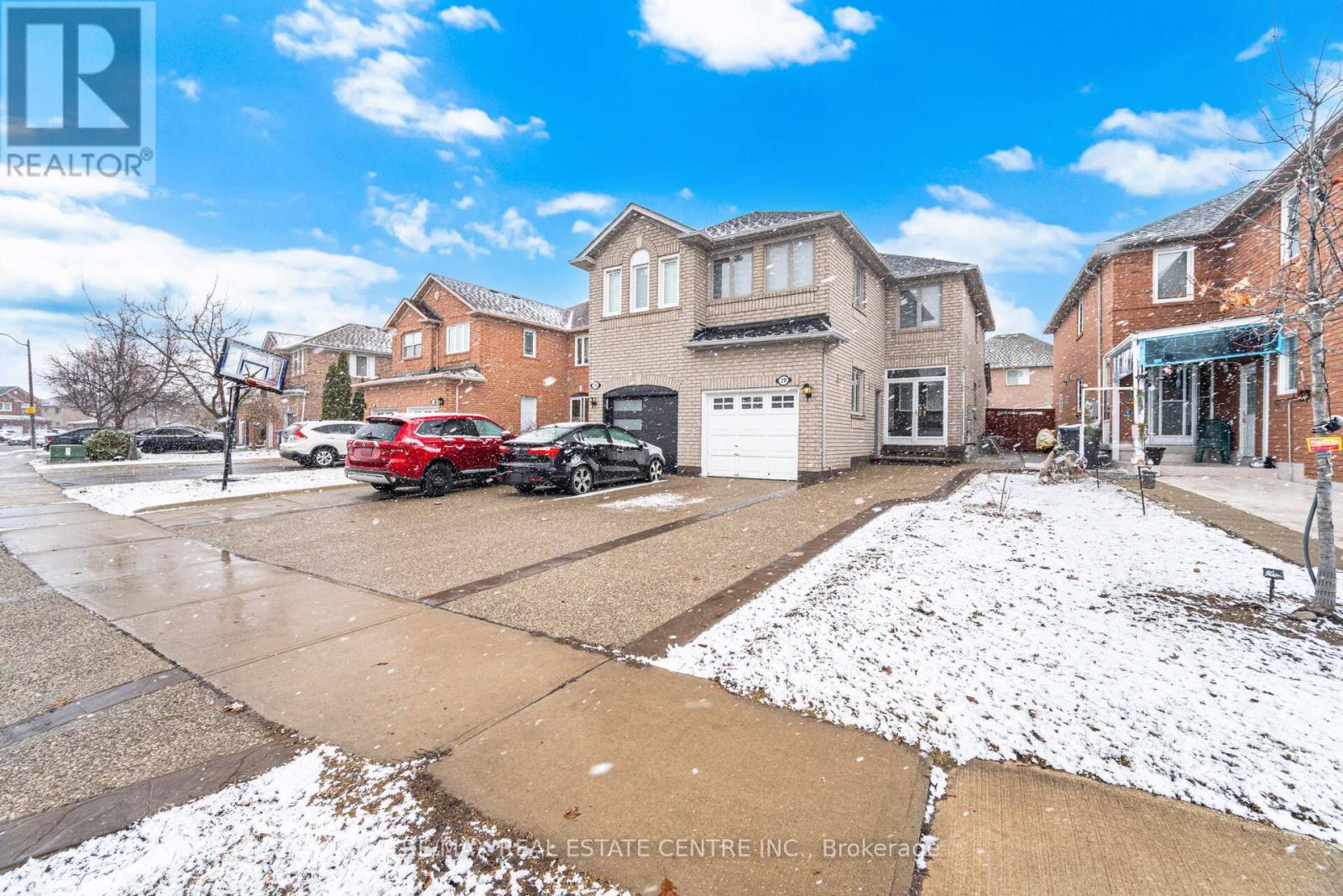 28 Mount Fuji Crescent, Brampton, Ontario  L6R 2L3 - Photo 4 - W12943700