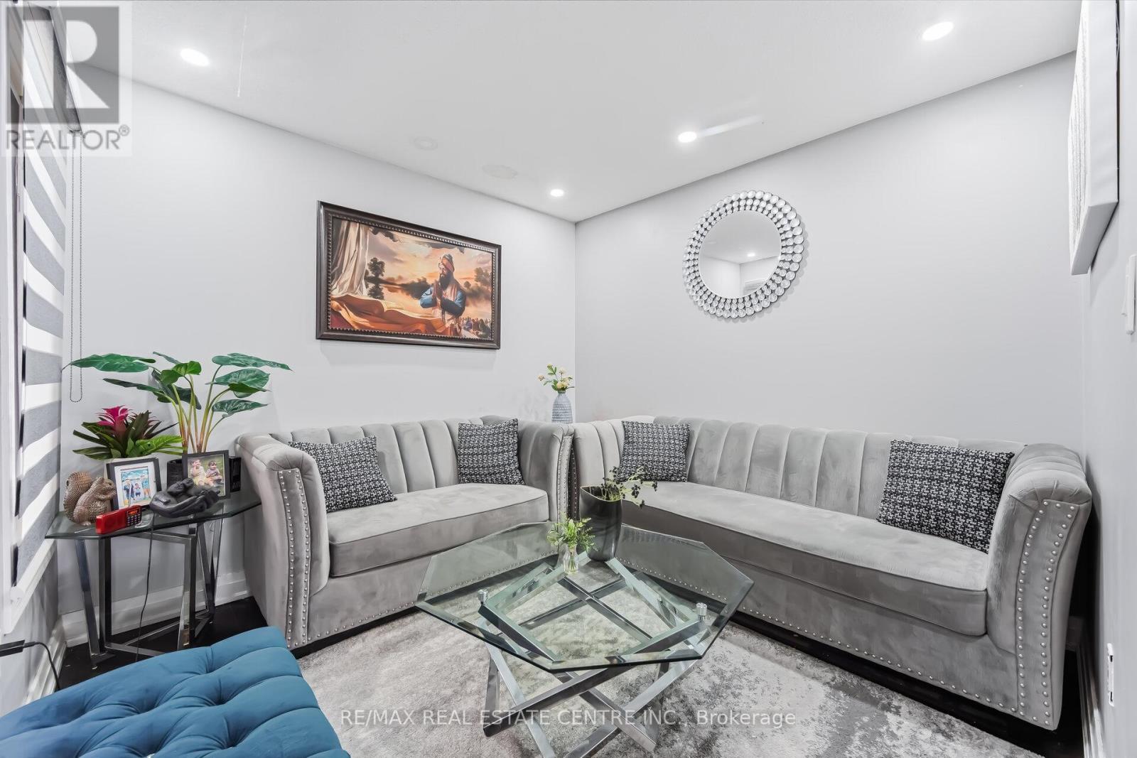 28 Mount Fuji Crescent, Brampton, Ontario  L6R 2L3 - Photo 8 - W12943700