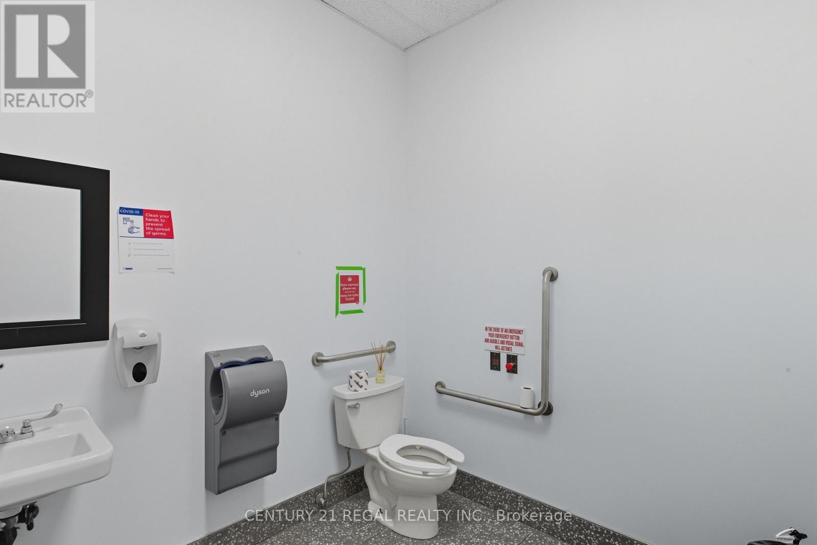 1700 St Clair Avenue W, Toronto, Ontario  M6N 1J1 - Photo 11 - W12943714