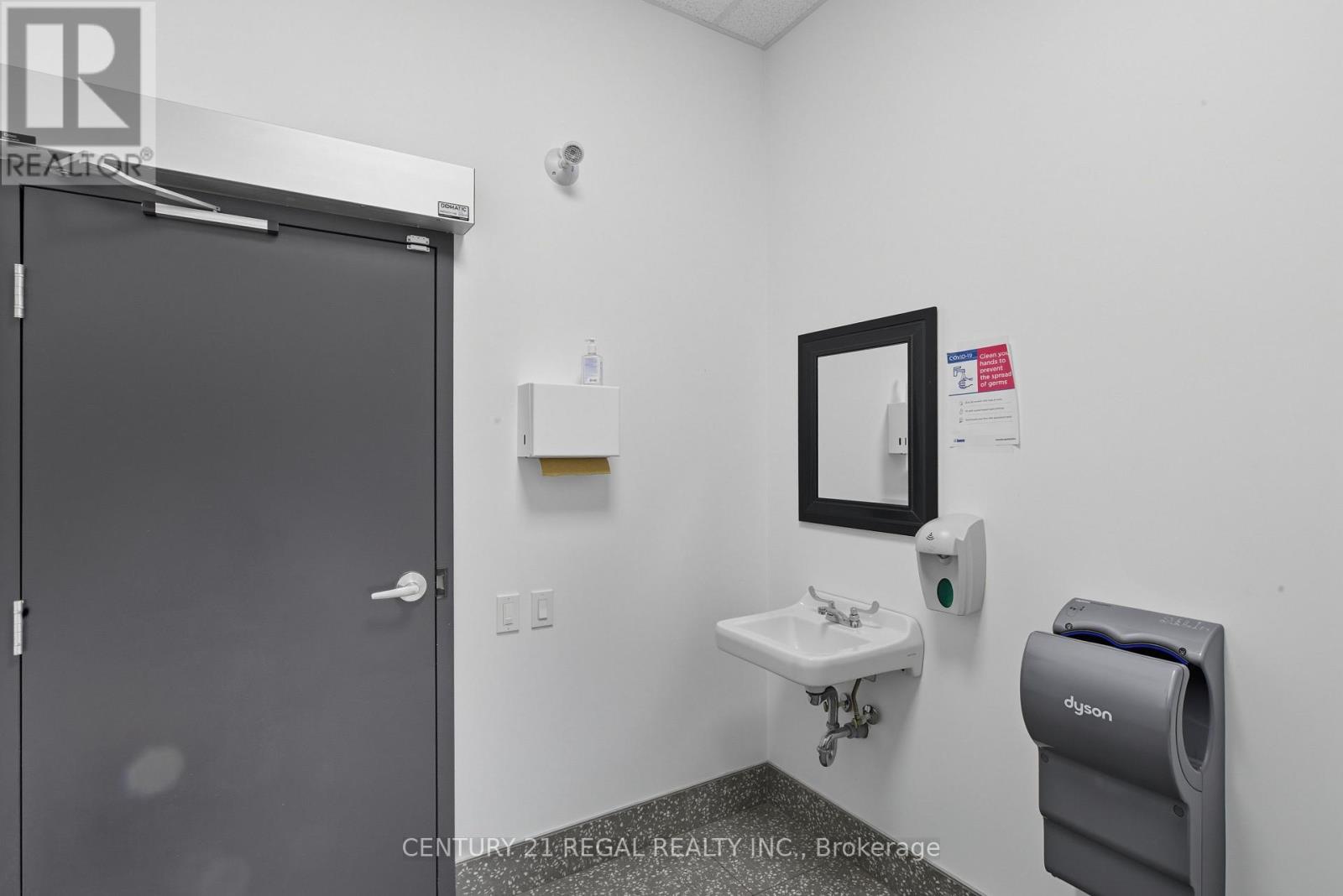 1700 St Clair Avenue W, Toronto, Ontario  M6N 1J1 - Photo 12 - W12943714