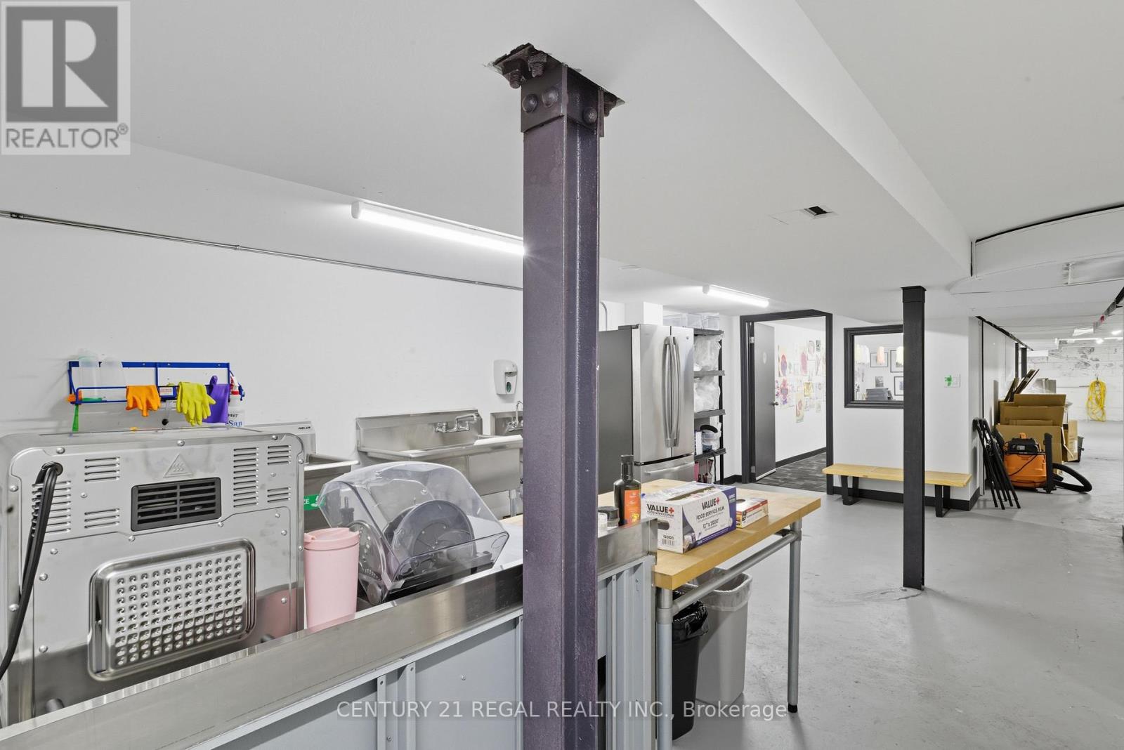 1700 St Clair Avenue W, Toronto, Ontario  M6N 1J1 - Photo 15 - W12943714