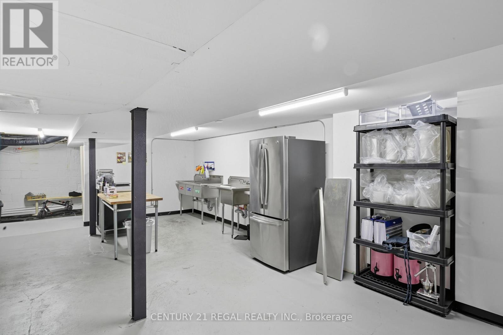 1700 St Clair Avenue W, Toronto, Ontario  M6N 1J1 - Photo 19 - W12943714