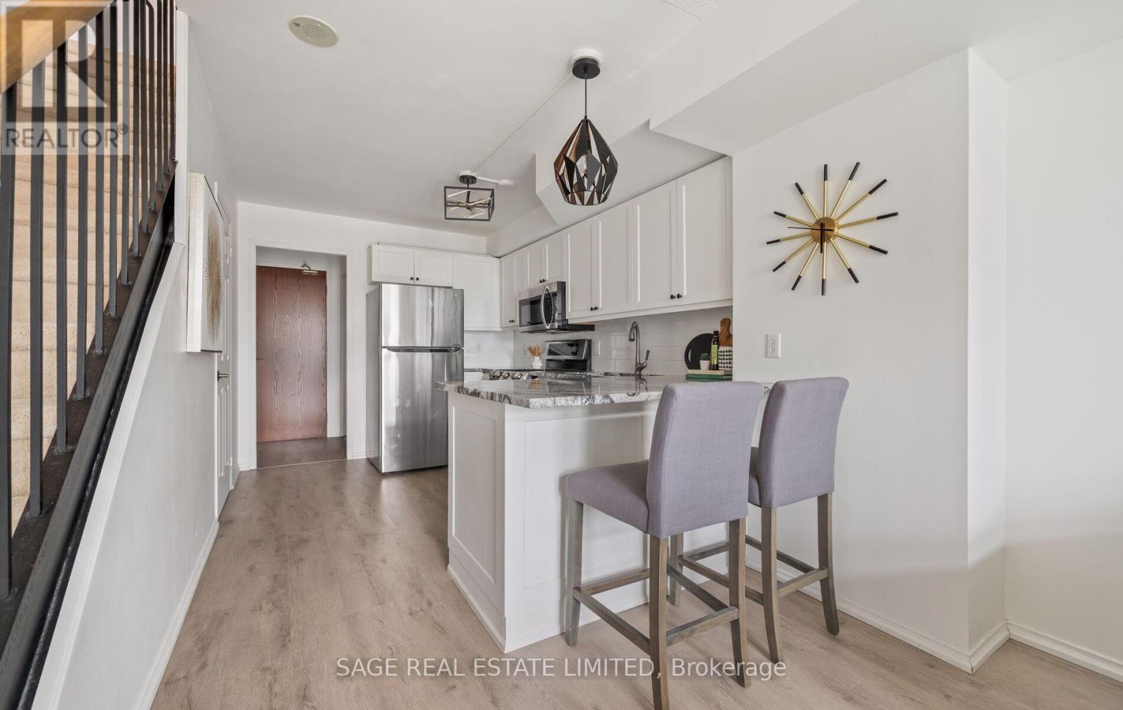 707 - 17 Michael Power Place, Toronto, Ontario  M9A 5G5 - Photo 8 - W12943718