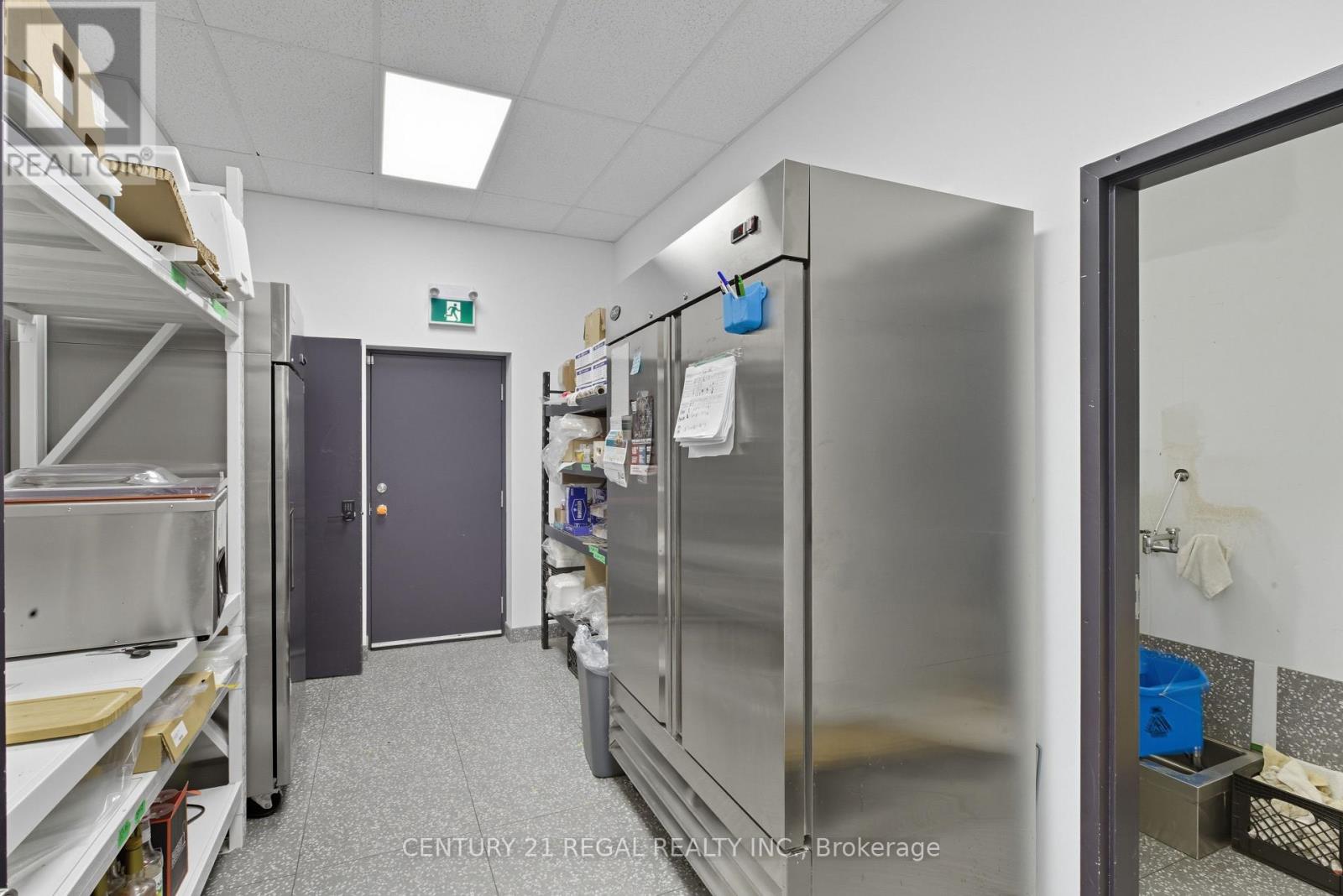 1700 St Clair Avenue W, Toronto, Ontario  M6N 1J1 - Photo 15 - W12943790