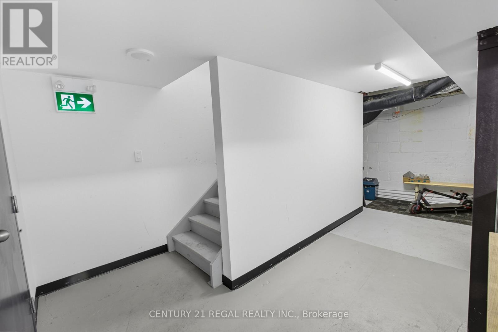 1700 St Clair Avenue W, Toronto, Ontario  M6N 1J1 - Photo 24 - W12943790