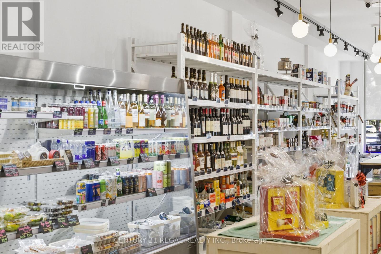 1700 St Clair Avenue W, Toronto, Ontario  M6N 1J1 - Photo 4 - W12943790