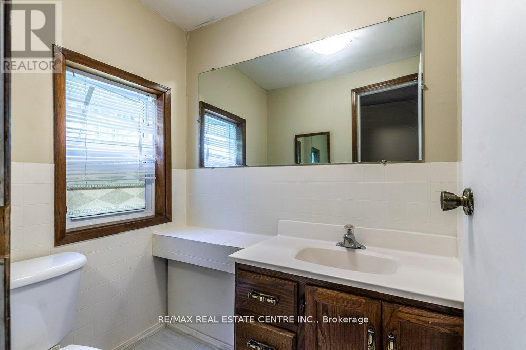 215-217 Queen Street, Milton, Ontario  L9T 1K3 - Photo 23 - W12943796