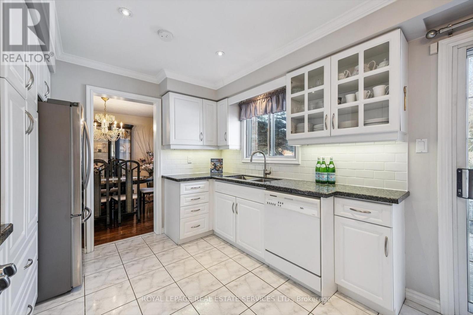 4085 Twine Crescent, Mississauga, Ontario  L4Z 1E8 - Photo 11 - W12943804