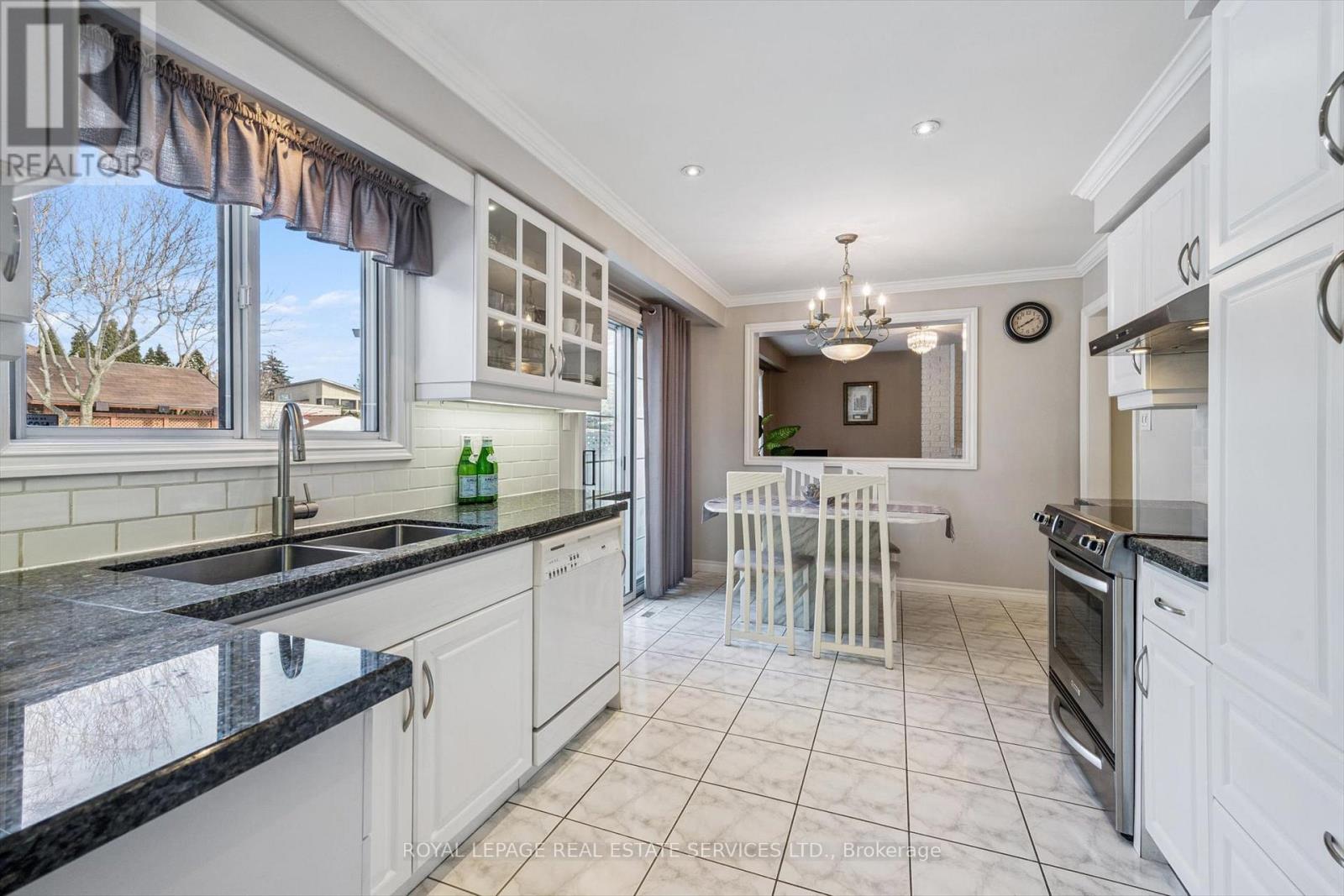 4085 Twine Crescent, Mississauga, Ontario  L4Z 1E8 - Photo 13 - W12943804