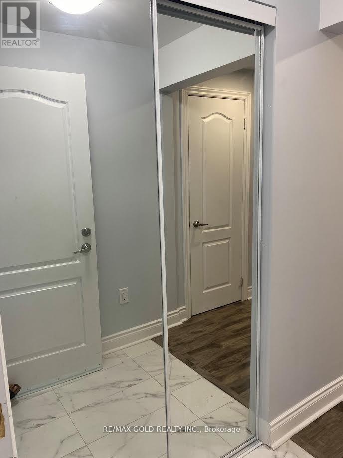 3 Stedford Crescent, Brampton, Ontario  L7A 4P6 - Photo 2 - W12943828