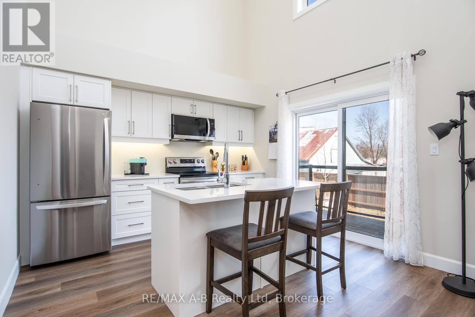 Unit #5 - 3202 Vivian Line 37 Lane, Stratford, Ontario  N5A 0K6 - Photo 4 - X12863698