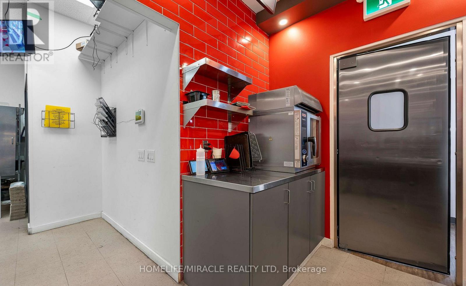 99 Main Street E, Huntsville (Chaffey), Ontario  P1H 1H1 - Photo 21 - X12943346