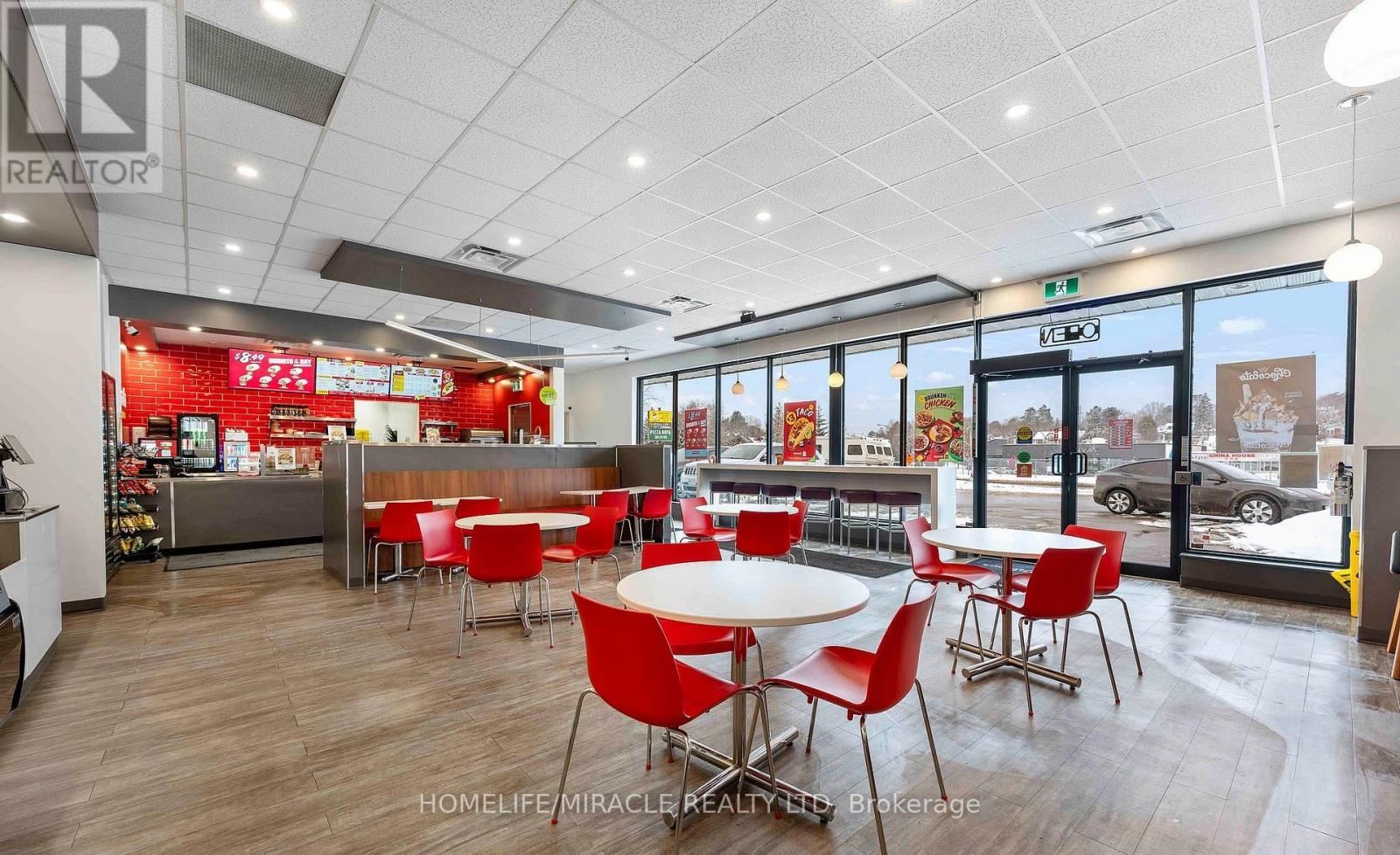 99 Main Street E, Huntsville (Chaffey), Ontario  P1H 1H1 - Photo 3 - X12943346