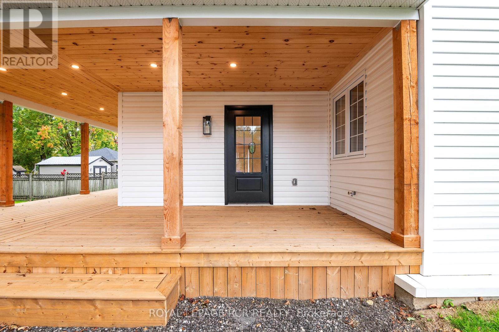 349 Smith Street, Wellington North, Ontario  N0G 1A0 - Photo 5 - X12943368