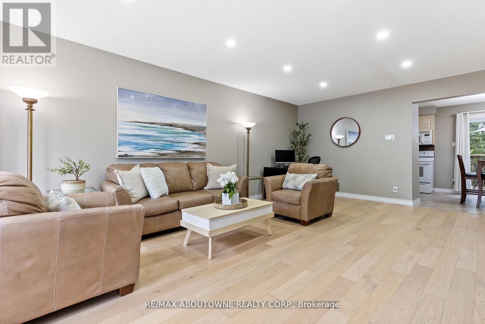 48 - 49 Cedarwoods Crescent, Kitchener, Ontario  N2C 2L1 - Photo 3 - X12943438