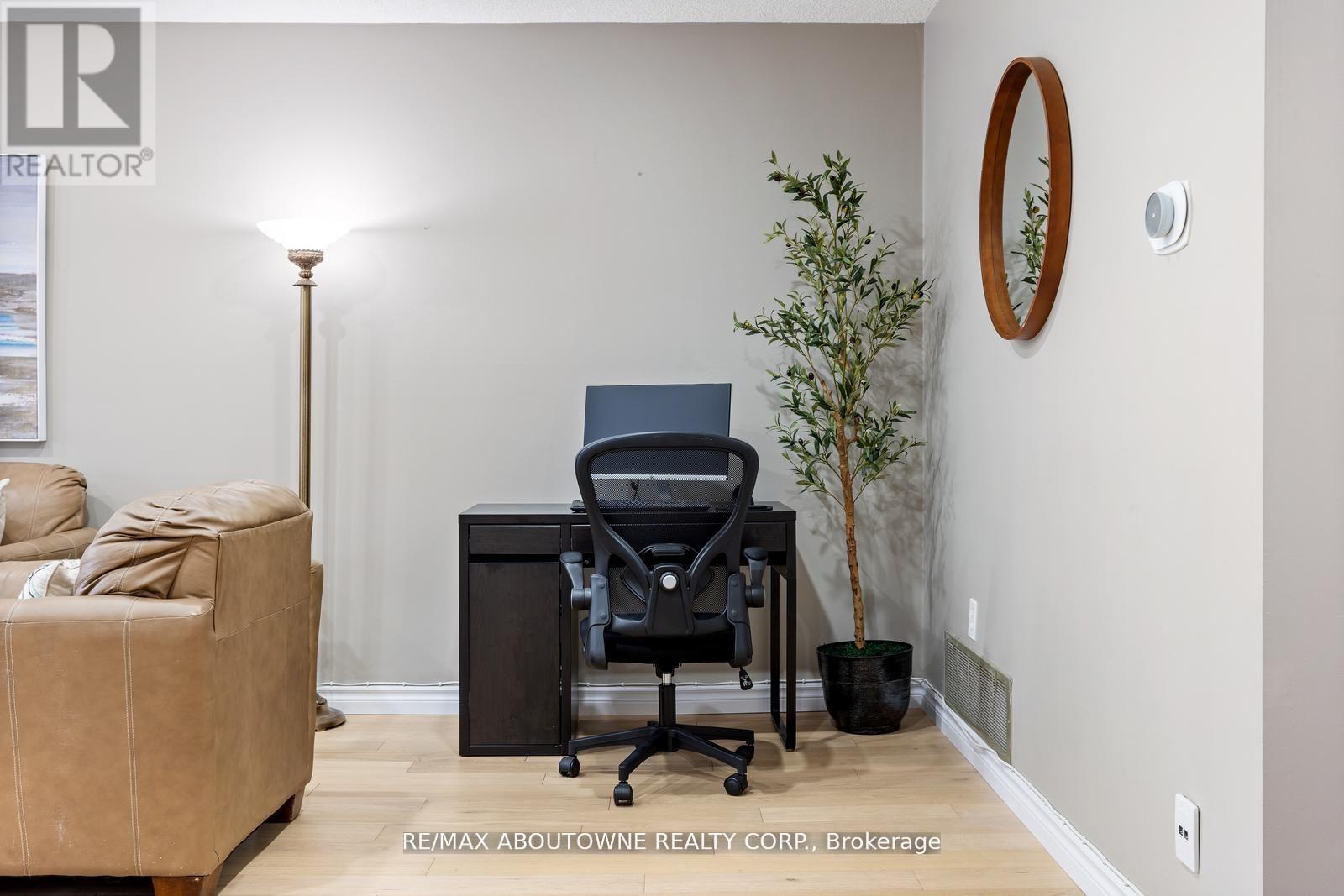 48 - 49 Cedarwoods Crescent, Kitchener, Ontario  N2C 2L1 - Photo 8 - X12943438