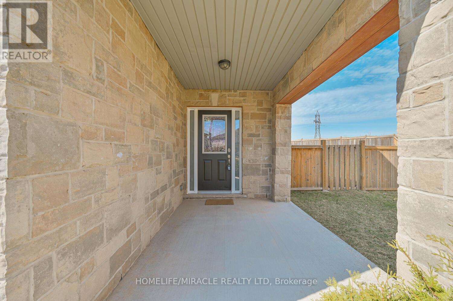 23 Pinot Crescent, Hamilton, Ontario  L8E 0J8 - Photo 5 - X12943456