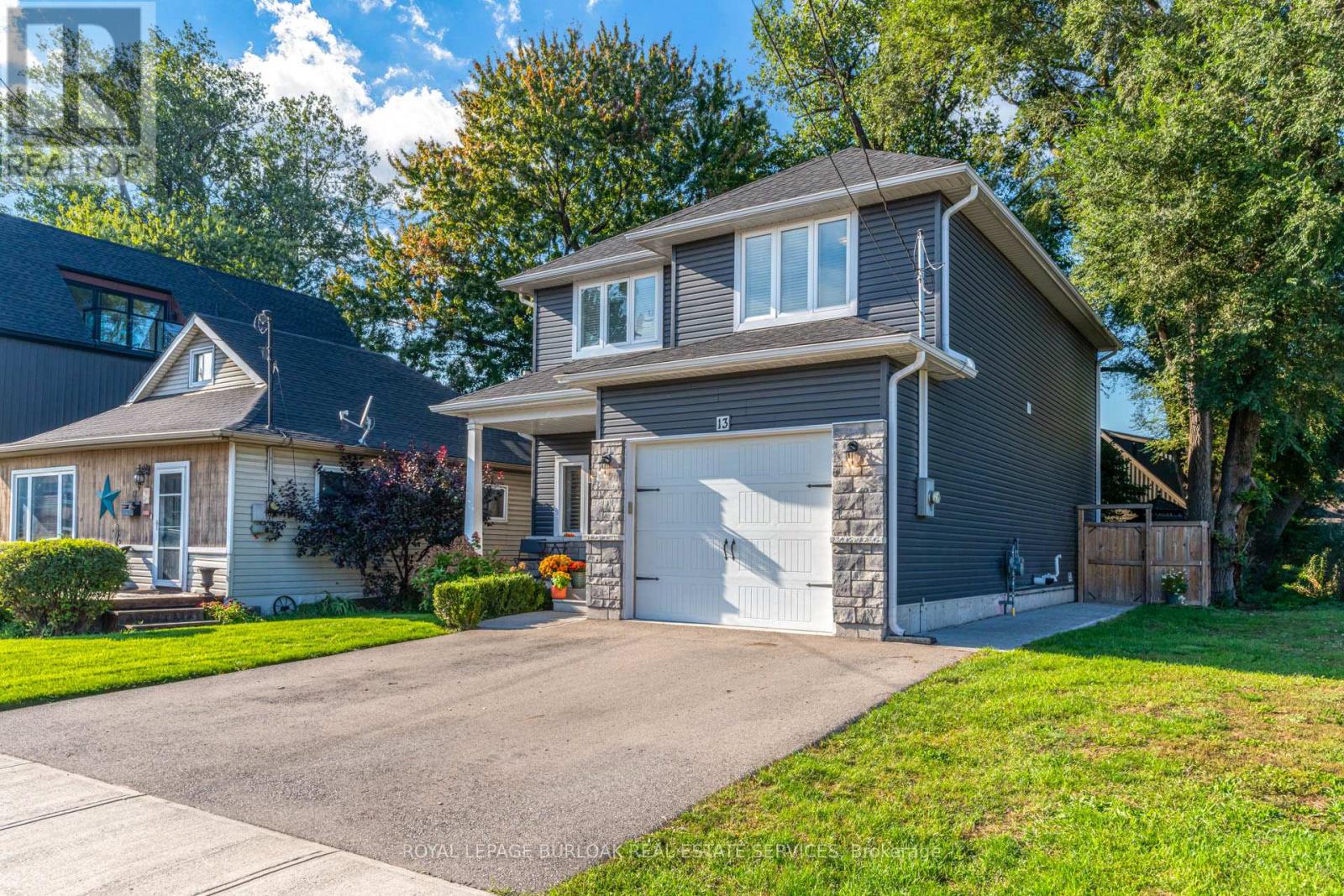 13 Clare Avenue, Hamilton, Ontario  L8H 7C9 - Photo 3 - X12943496