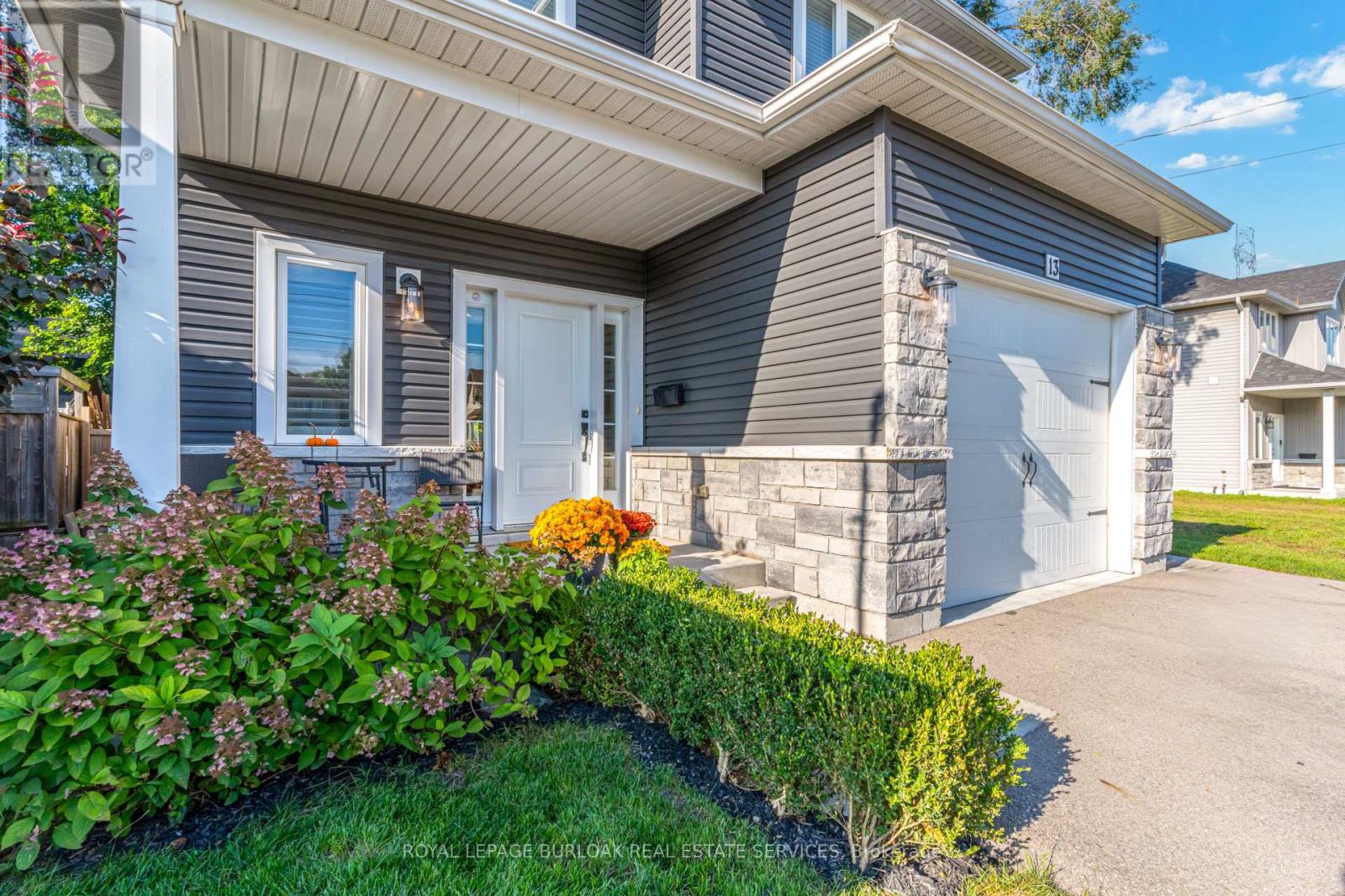 13 Clare Avenue, Hamilton, Ontario  L8H 7C9 - Photo 6 - X12943496