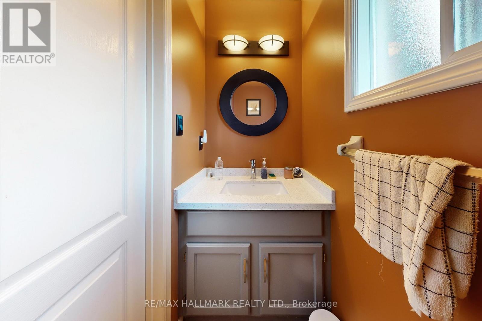 7863 Alfred Street, Niagara Falls, Ontario  L2H 2W8 - Photo 8 - X12943544