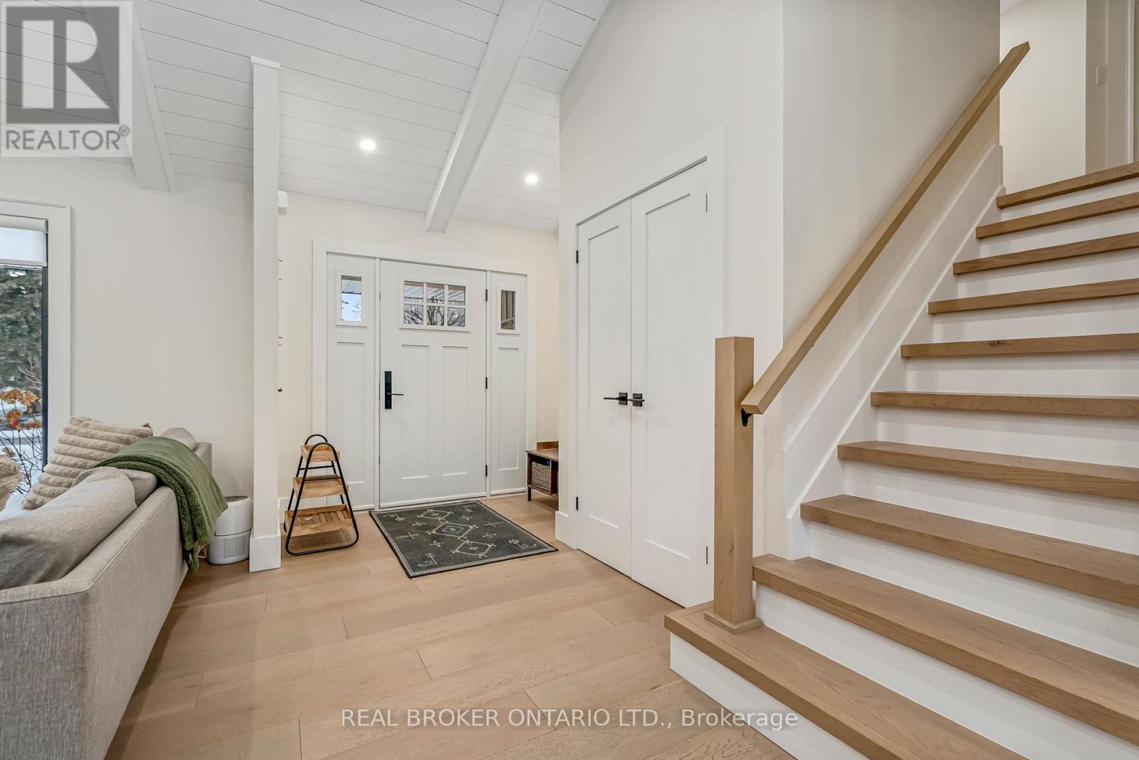 16 Bannisdale Way, Hamilton, Ontario  L0R 1H2 - Photo 6 - X12943632