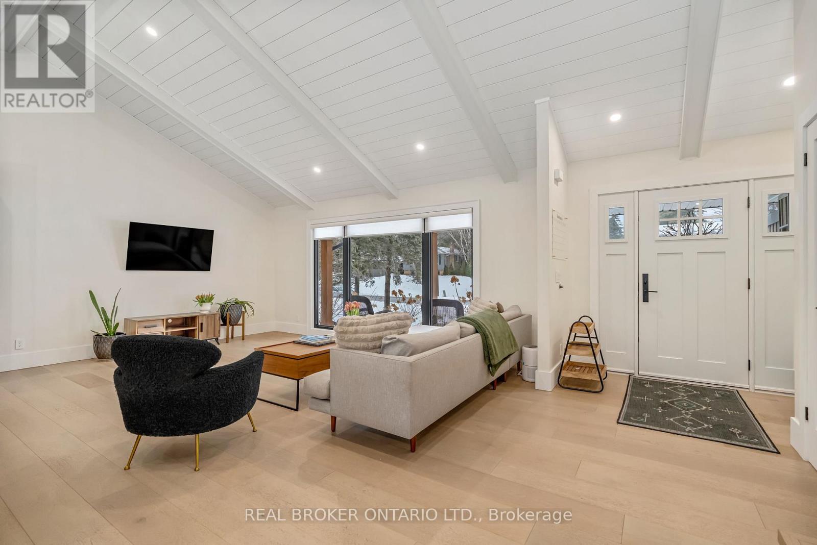 16 Bannisdale Way, Hamilton, Ontario  L0R 1H2 - Photo 9 - X12943632