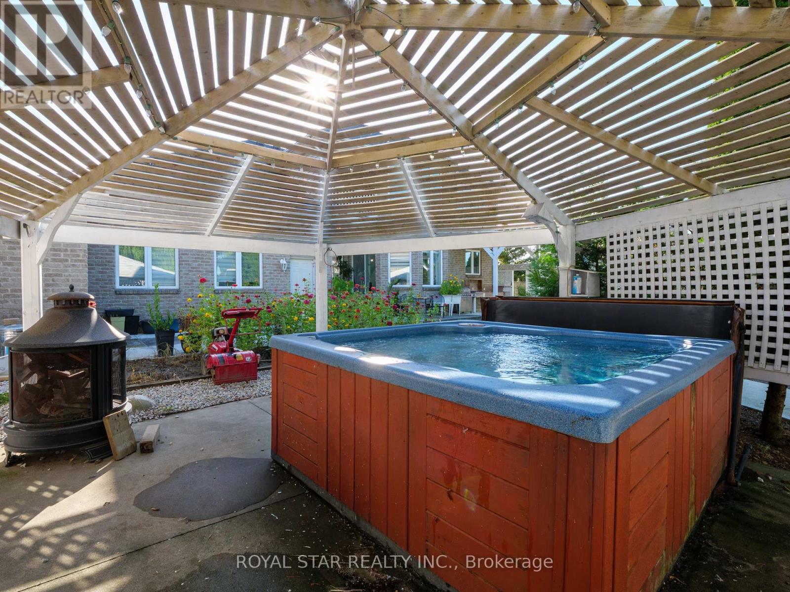 1951 County Road 27, Lakeshore, Ontario  N0R 1V0 - Photo 48 - X12943674